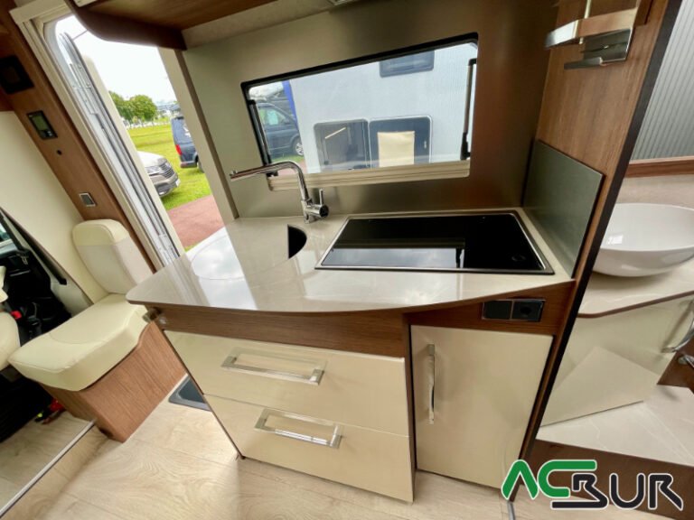 autocaravana-perfilada-fleurette-60lg-cama-francesa-12.jpg